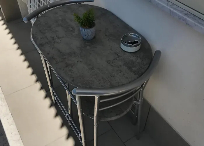 Angela Apartments 01 帕尔蒂尼科
